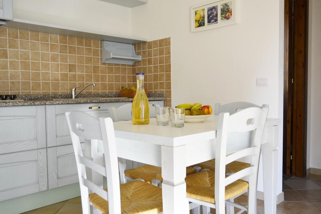 Gf Apartments La Vigna Badesi Habitación foto