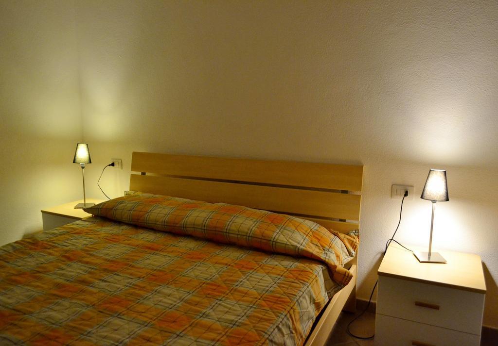 Gf Apartments La Vigna Badesi Habitación foto
